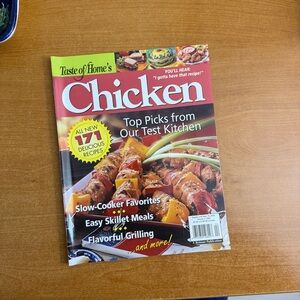 Taste‎ of Home Chicken Cookbook - Red and Yellow Edition